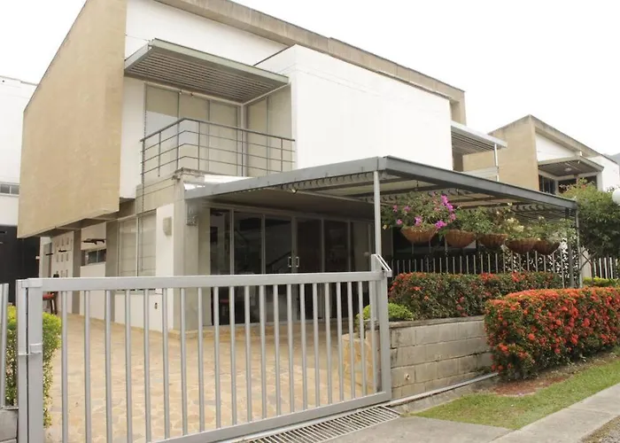 Hermosa Casa Con Piscinas - Ciudadela Premium - San Jeronimo Antioquia
